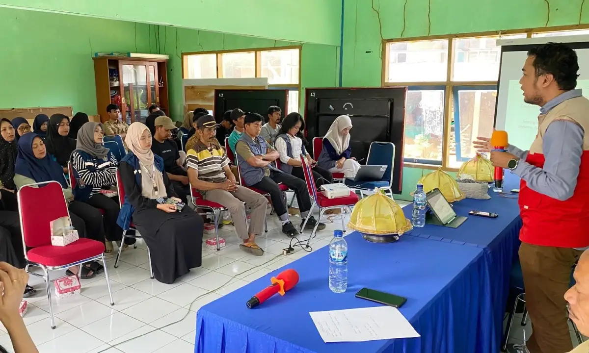 Dosen-STI-Nobel-Indonesia-Bangun-Mindset-Entrepreneur-Warga-Bentenge
